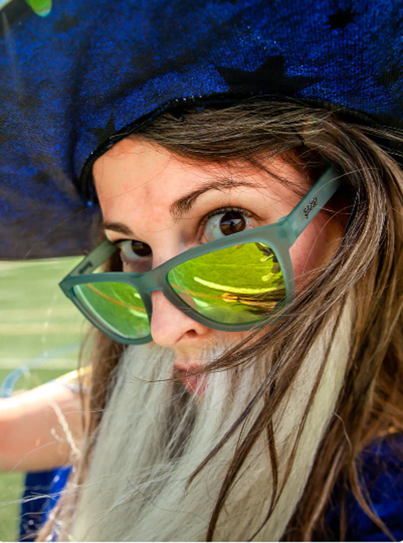 Goodr Sunbathing with Wizards-3